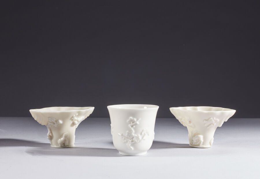 Null CHINA - Siglo XIX
Pareja de pequeños cuencos libatorios de porcelana "blanc&hellip;