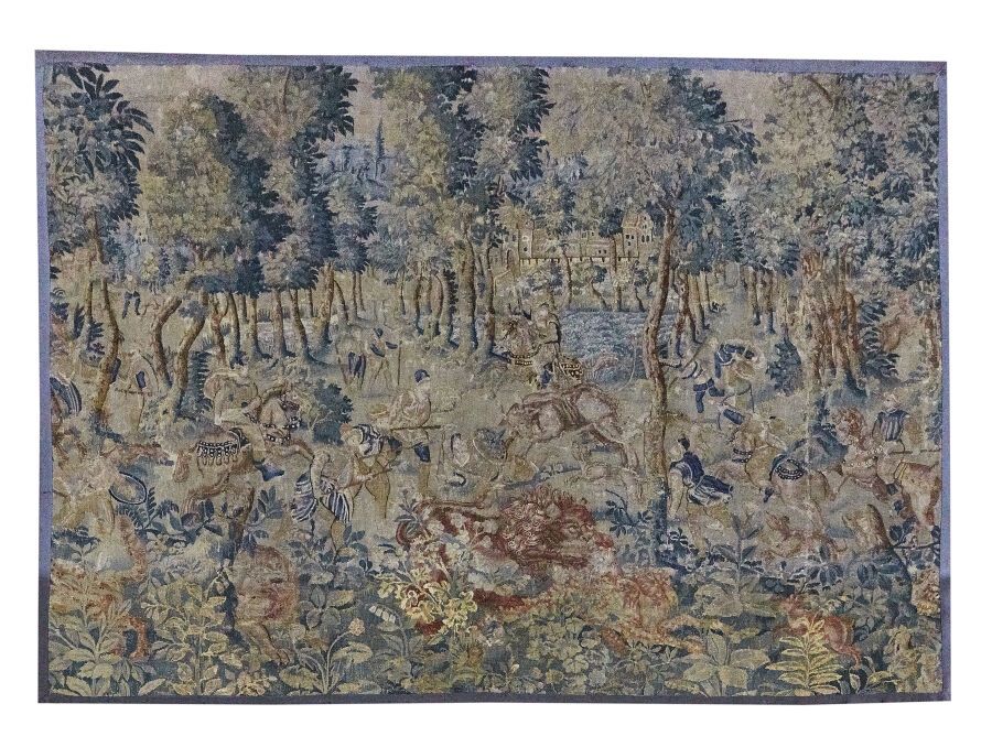 Null 弗兰德斯，欧登纳尔德
狩猎
羊毛和丝织挂毯
16 世纪下半叶 
挂毯高度198 厘米；宽：261 厘米
(磨损、修复、可能缩水、边框缩小和缺失）。