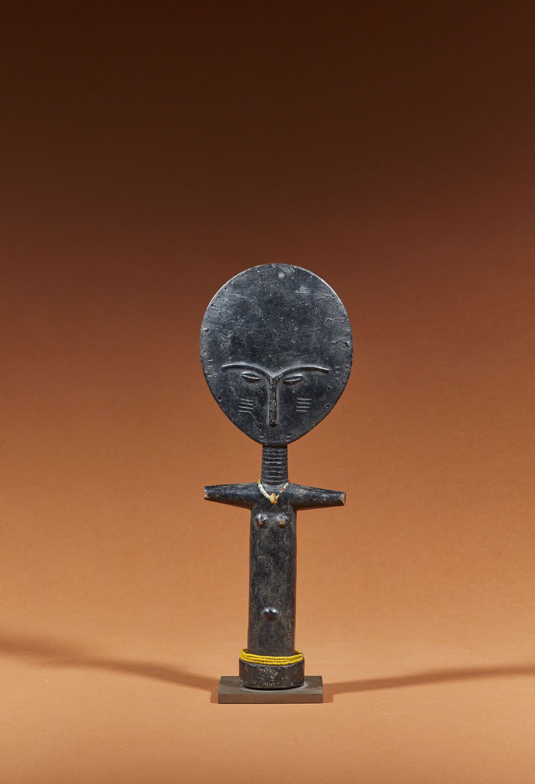 Null Poupée Ashanti, Akuaba
Ghana
Haut. : 29 cm
 
Sculpture figurant un personna&hellip;