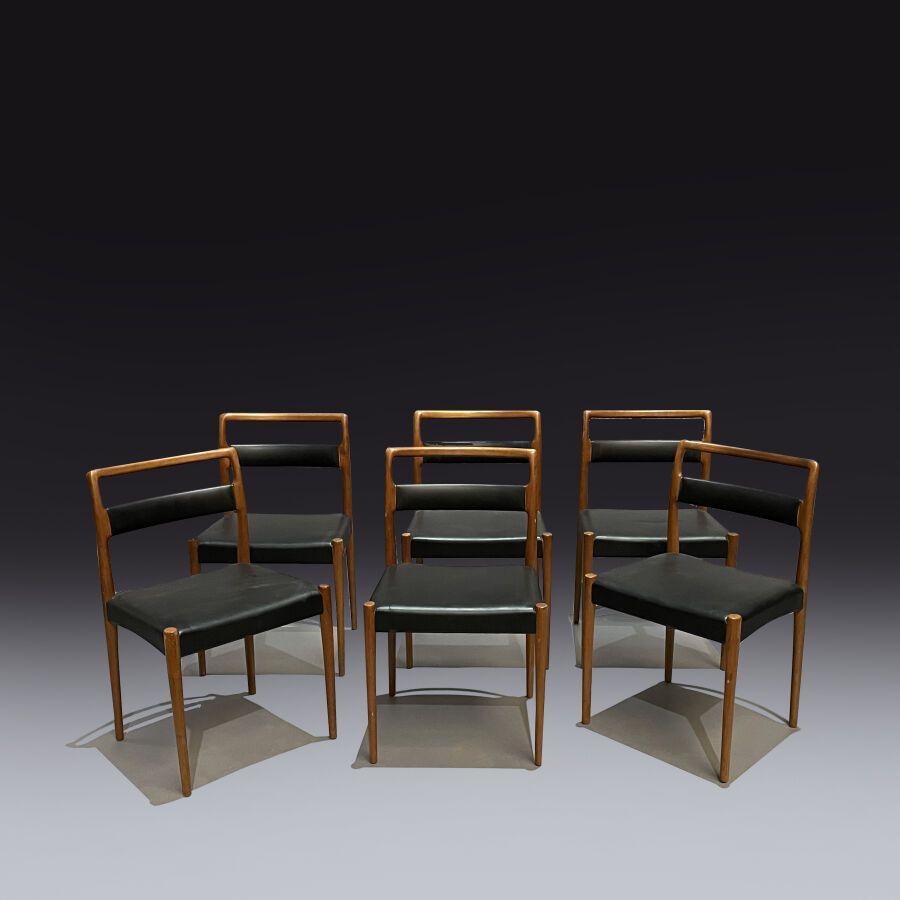 Null DOMUS DANICA, made in Denmark
Suite de six chaises à dossier incurvé, l'ass&hellip;