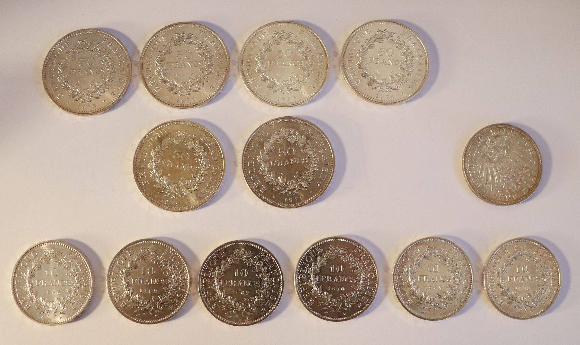 Null Ensemble de 12 PIECES en argent dont 6 pièces de 10 francs Hercule (1965, 1&hellip;