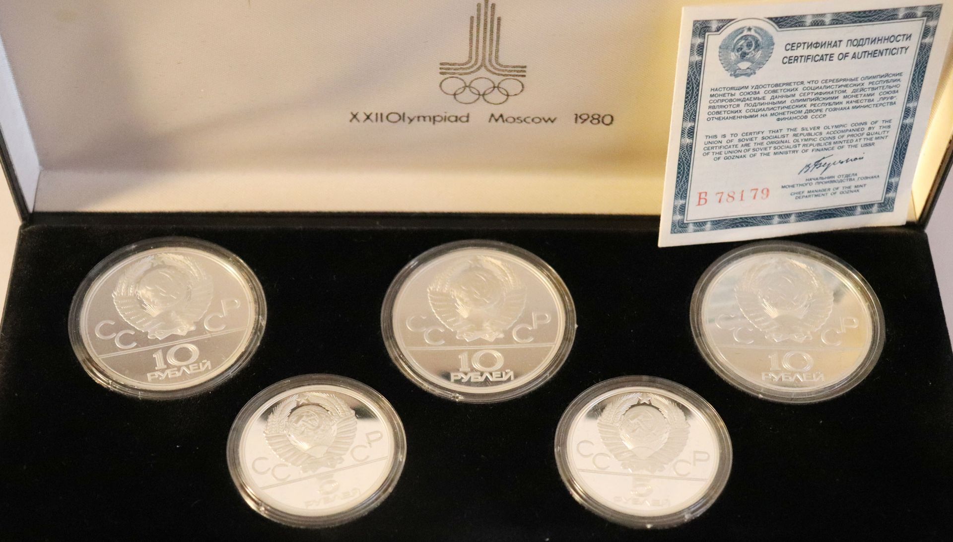 Null Coffret de 5 médailles en argent, XXII Olympiad Moscow 1980.

Poids total:1&hellip;