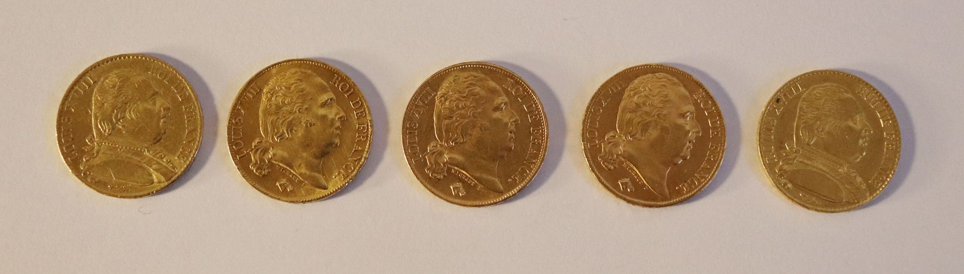 Null Cinq PIECES de 20 francs or Louis XVIII dont deux "Buste habillé", 1814 - 1&hellip;