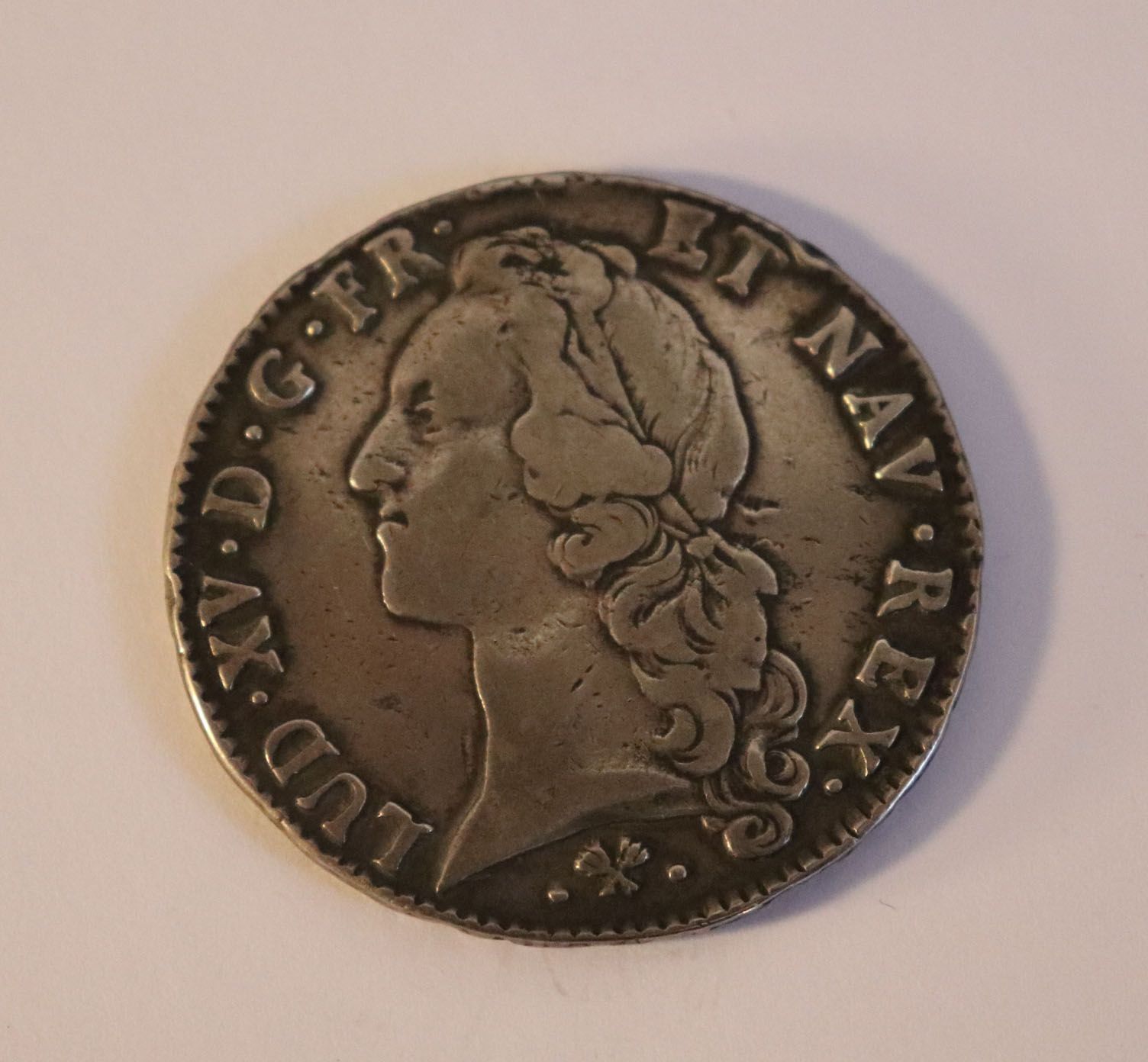 Null 路易十五，有带子的盾牌 1768 L = 巴约纳。1680年

重量：28.9克