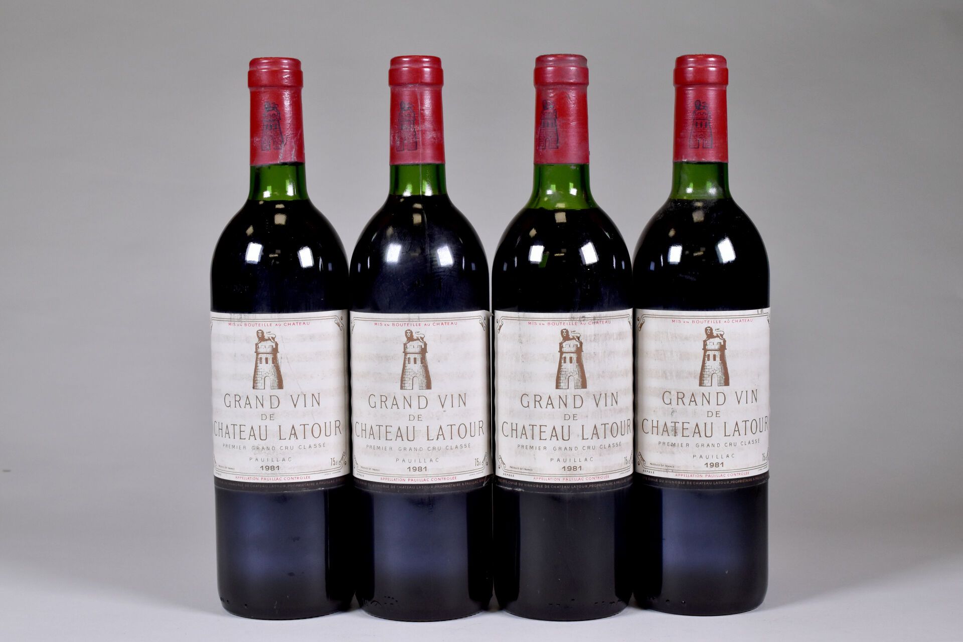 Null 4 bouteilles, Pauillac, Château Latour, 1er Grand Cru Classé, 1981. Bouchon&hellip;