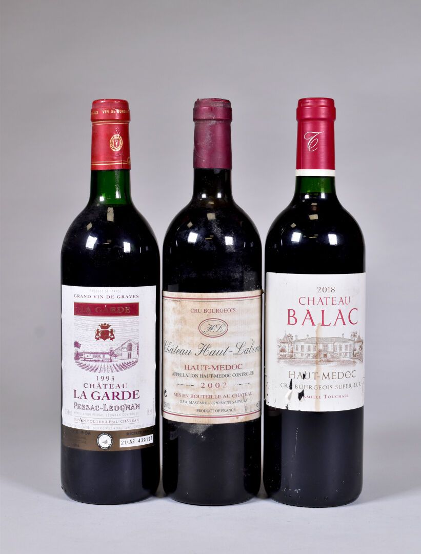 Null Set von 3 Flaschen bestehend aus : 
- 1 Flasche, Pessac-Léognan, Château La&hellip;