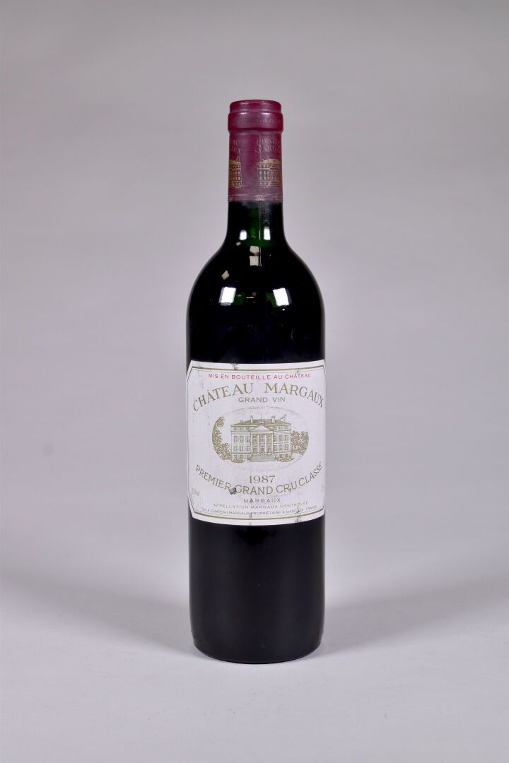 Null 1 Flasche, Margaux, Château Margaux, 1er Grand Cru Classé, 1987. 1 TLB. Die&hellip;
