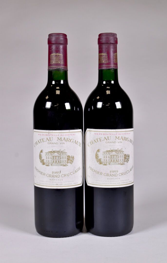 Null 2 Flaschen, Margaux, Château Margaux, 1er Grand Cru Classé, 1989. Leicht ve&hellip;