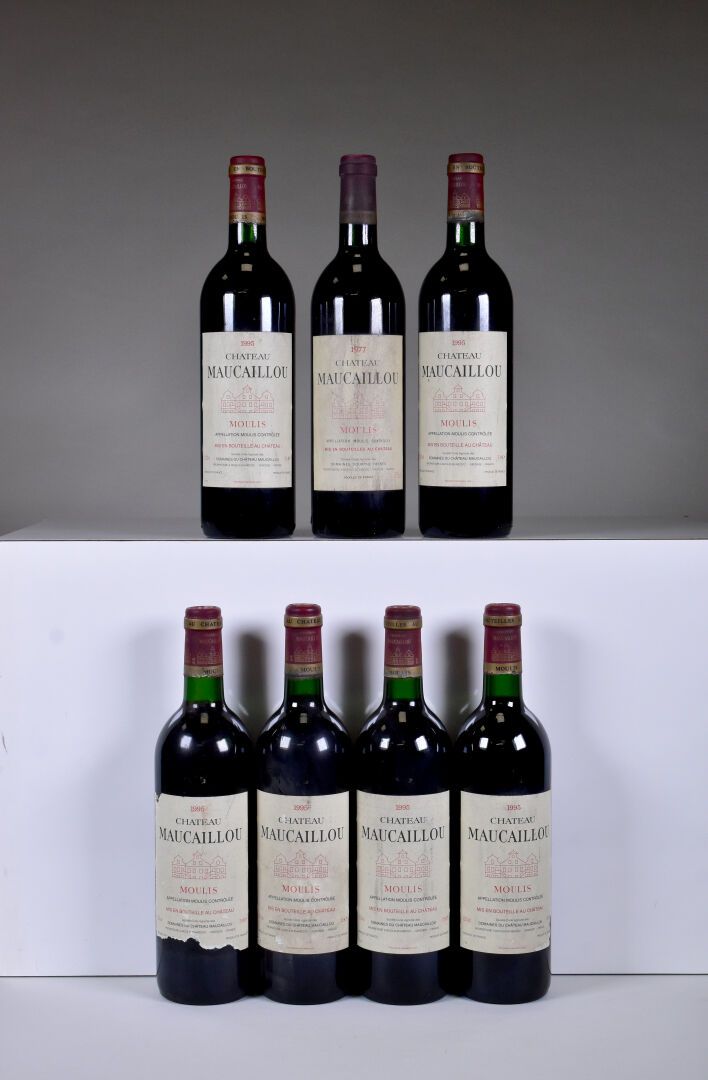 Null 7 Flaschen, Moulis, Château Maucaillou, 1977 (1), 1995 (6). Die Flasche von&hellip;