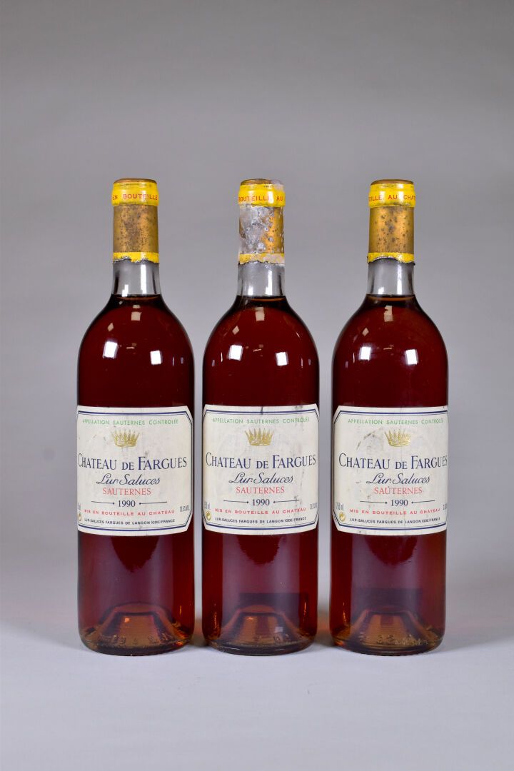 Null 3 bouteilles, Sauternes, Château de Fargues, 1990. 3 BG+. Les capsules sont&hellip;