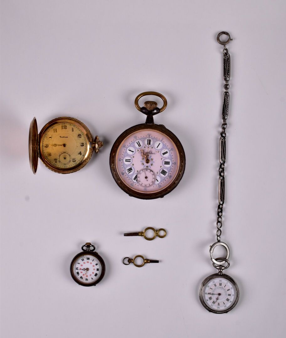 Null Lot horloger comprenant un régulateur en métal à fonds rose (7 cm de diamèt&hellip;