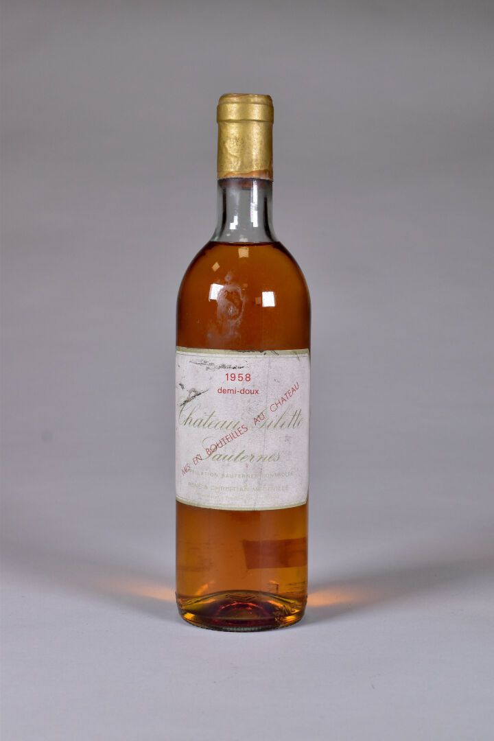 Null 1 bouteille, Sauternes, Château Gilette, demi-doux, 1958. HE+. Capsule avec&hellip;