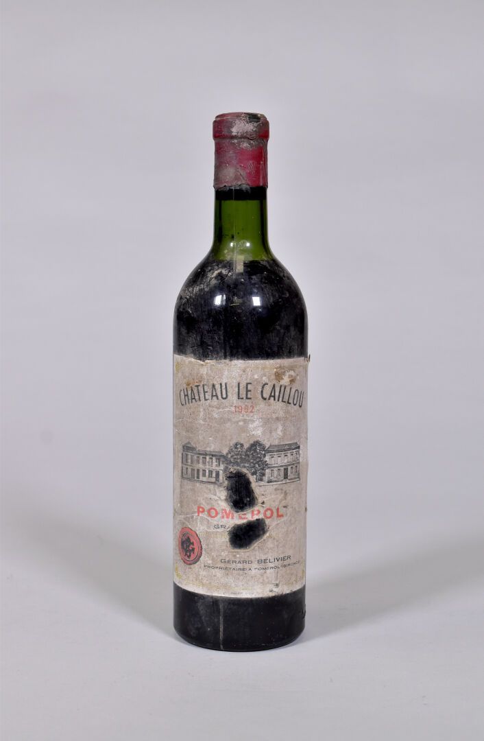 Null 1 Flasche, Pomerol, Château Le Caillou, 1962. HE. Kapsel schmutzig und besc&hellip;