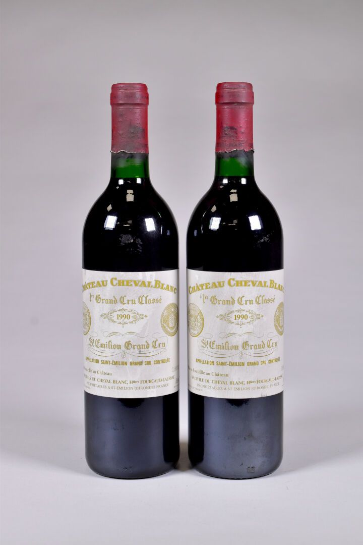 Null 2 bouteilles, Saint-Emilion Grand Cru, Château Cheval Blanc, 1990. Bouchons&hellip;