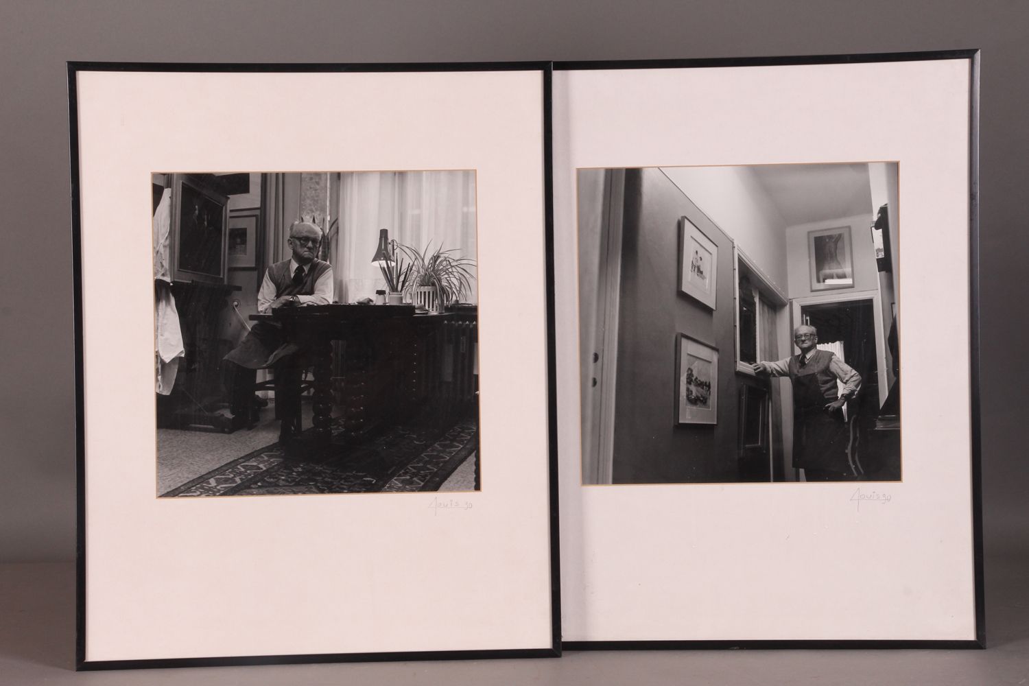 A. LOUIS. "Georges Comhaire". Set di 2 p. Set di due fotografie in b/n di George&hellip;