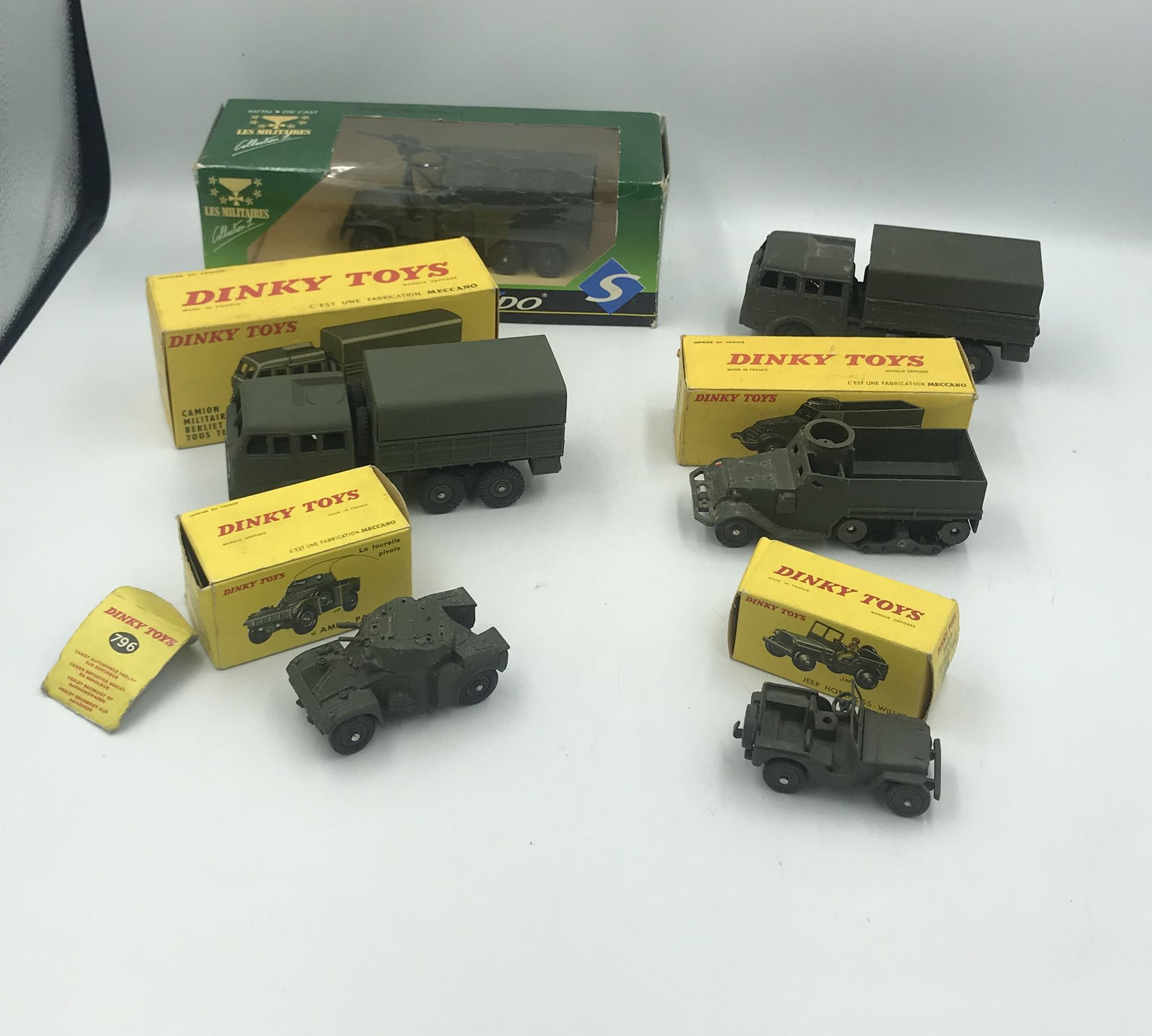 DINKY TOYS France DINKY TOYS Francia

Camion militare Berliet All Terrain 818 e &hellip;