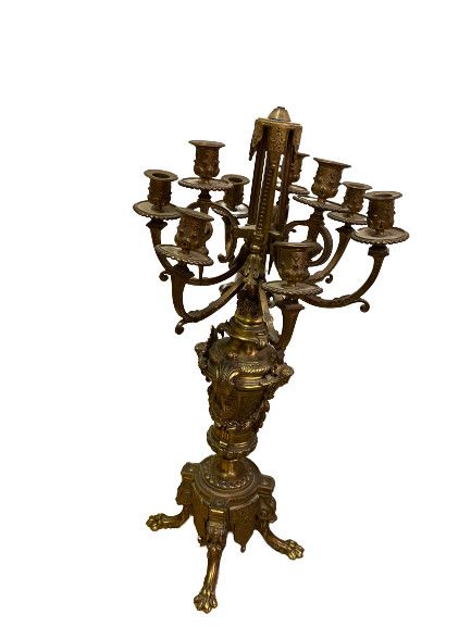 CANDELABRE en bronze doré et ciselé à neuf bras de lumières à décor de croisillo&hellip;
