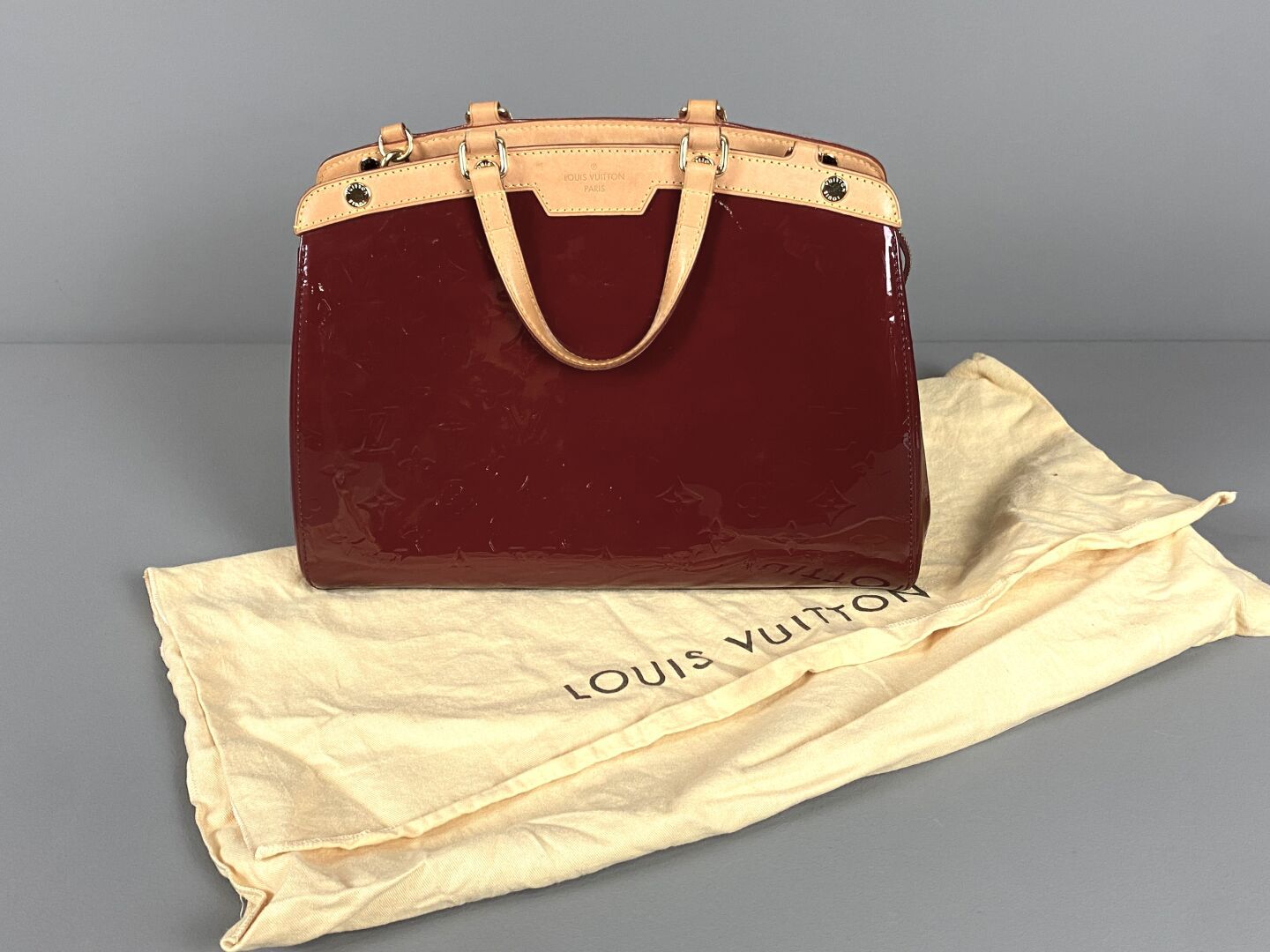 Louis VUITTON - Brea bag 32cm in Monogram red patent l…