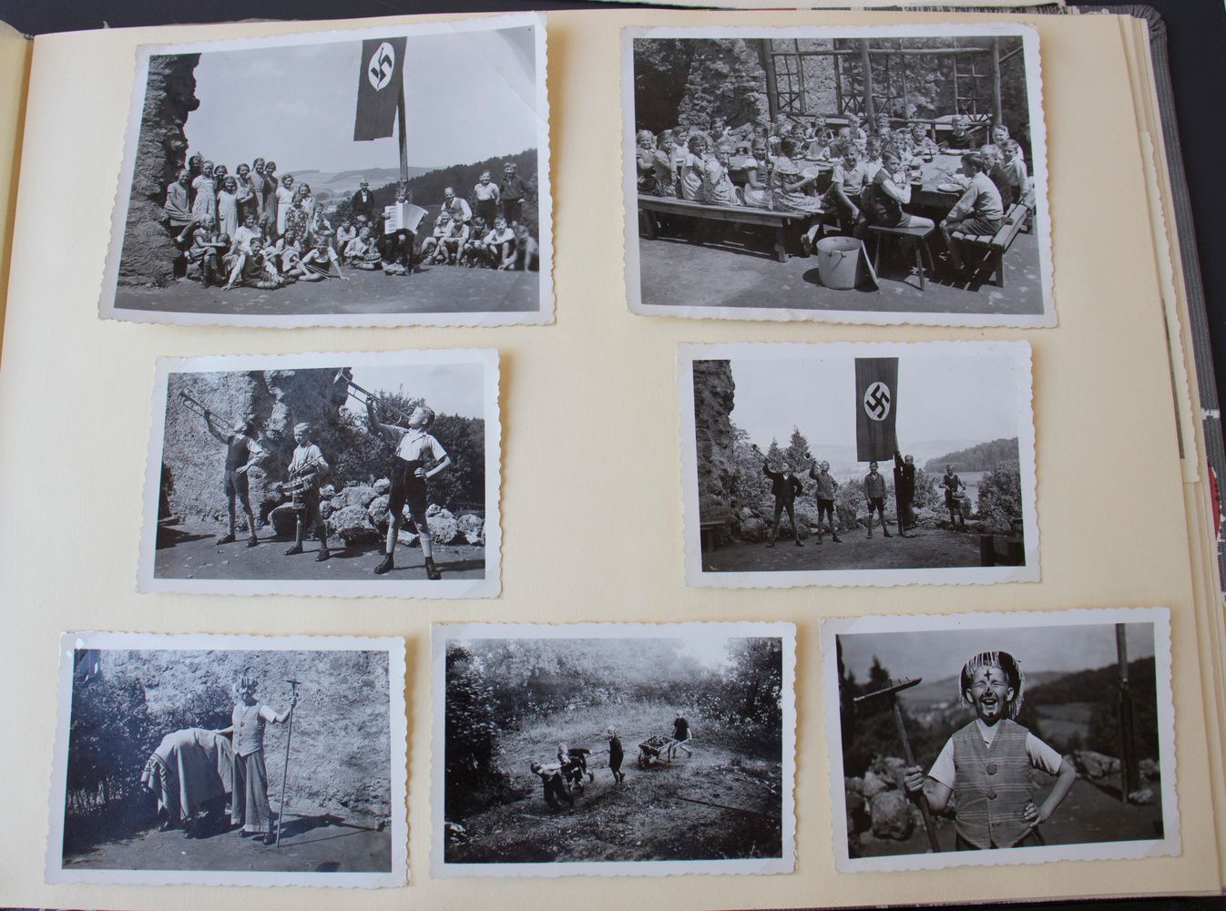 Zusammengehöriger Nachlass Fotografien und Dokumente eines Luftwaffensoldaten, W&hellip;