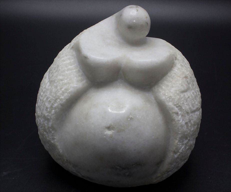 Catherine Mamet (tätig seit 1975), Marmorskulptur 'abstrakte weilbliche Figur' /&hellip;