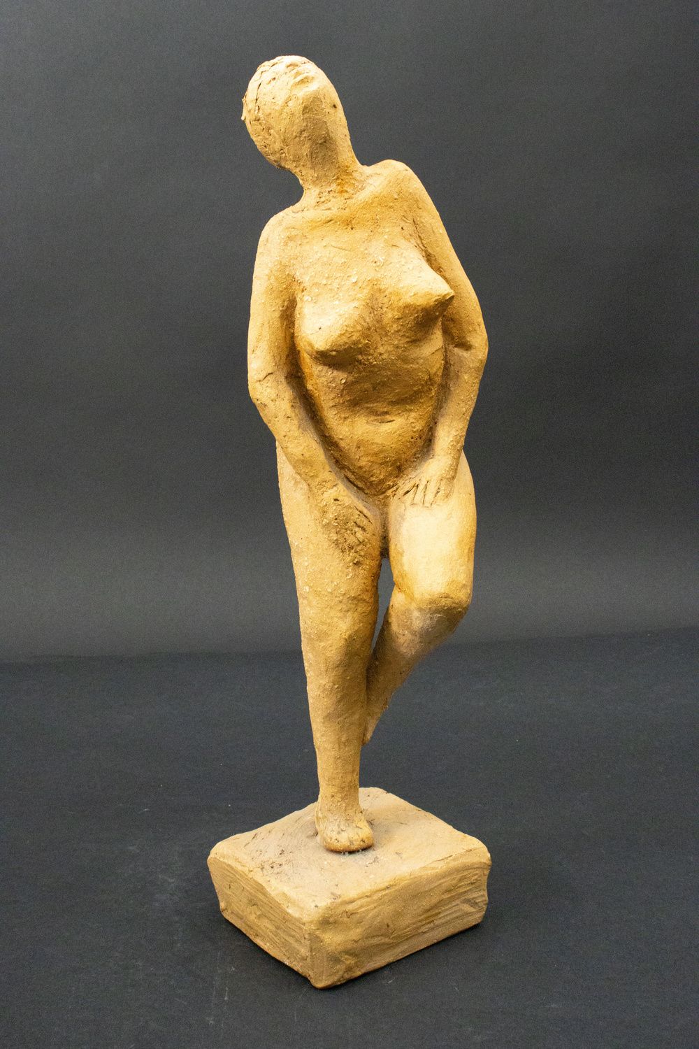 Armin GUTHER (1931-2017), 'Stehende' / 'A standing lady', 2002 Tecnica: ceramica&hellip;