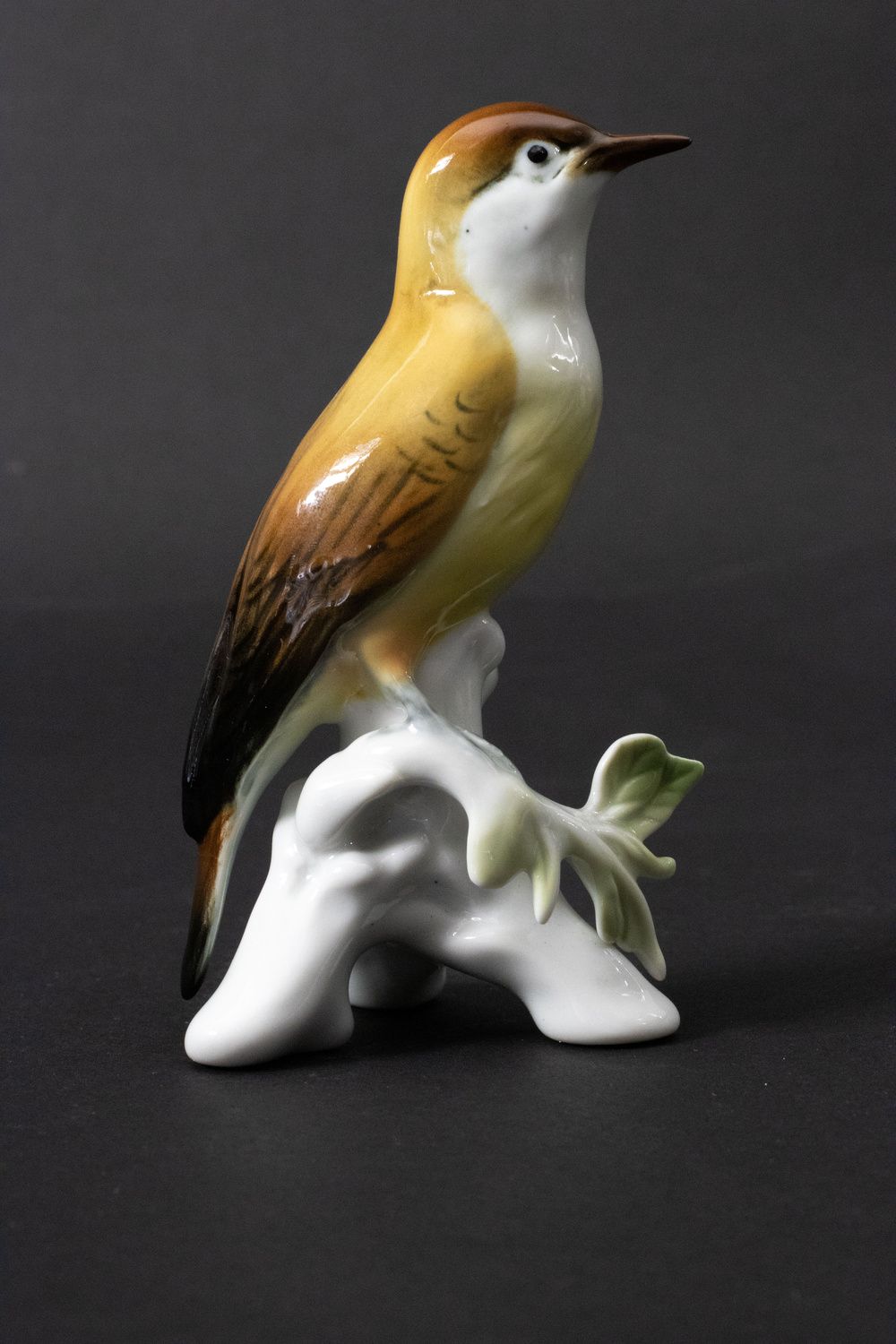 Vogelfigur / A figure of a bird, Karl Ens, Volkstedt, 20. Jh. Matériau : porcela&hellip;