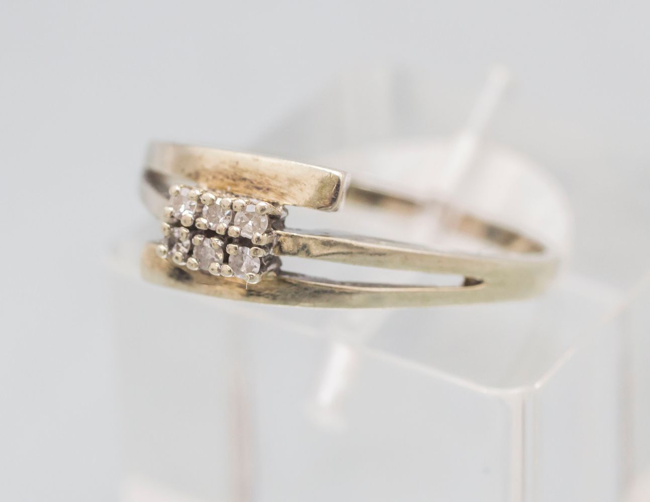 Damenring mit Diamanten / A ladies 8 ct gold ring with diamonds Materiale: oro b&hellip;
