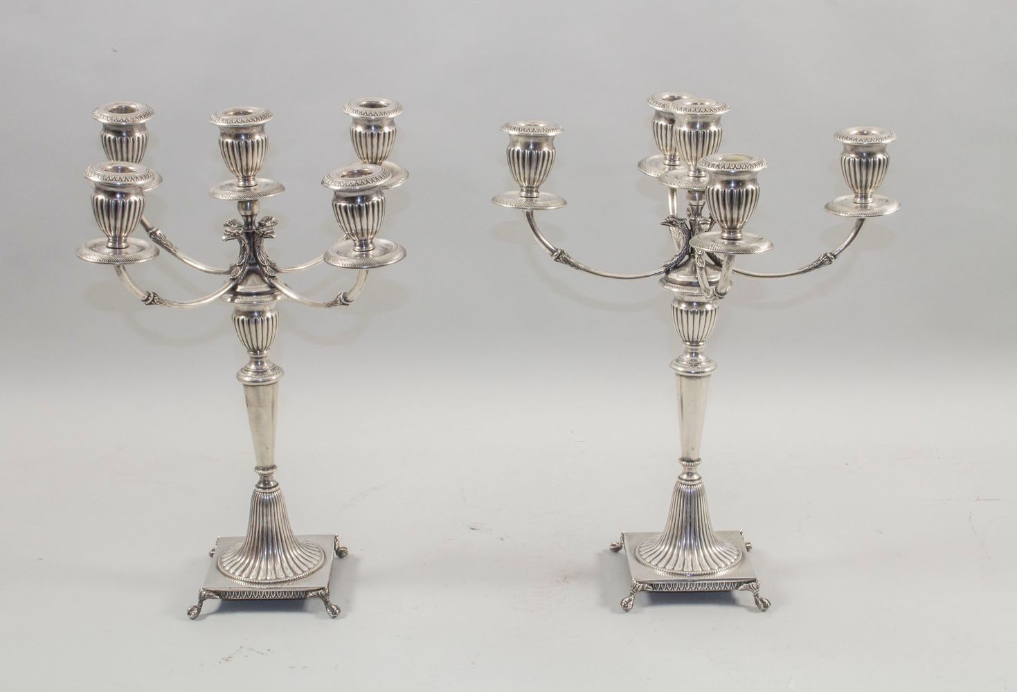 Paar Girandolen / A pair of silver candle holders, Florenz/Firenze, 20. Jh. Maté&hellip;