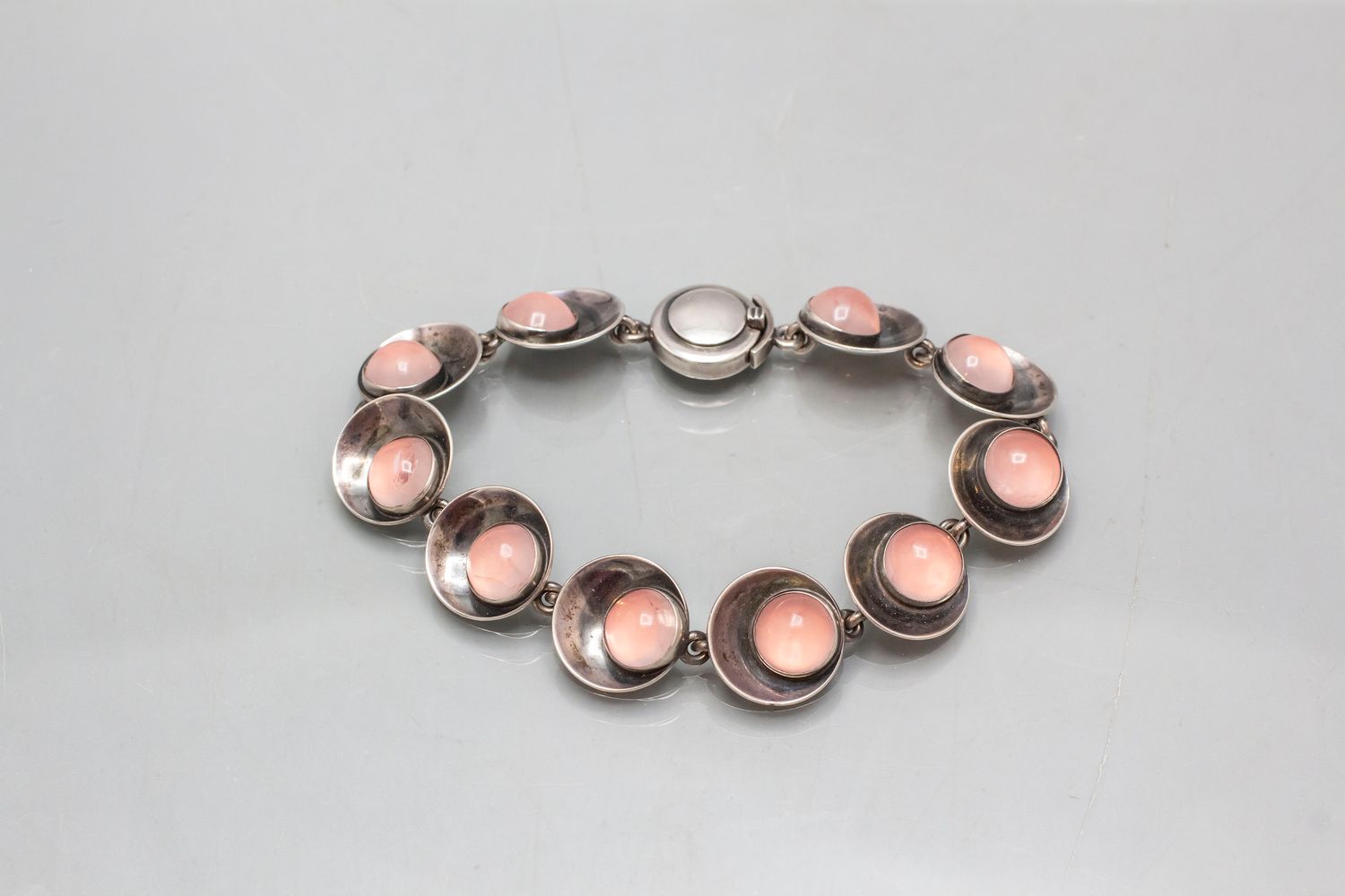 Silber Armband mit Rosenquarz / A silver bracelet with rose quartz, Nils Erik Fr&hellip;