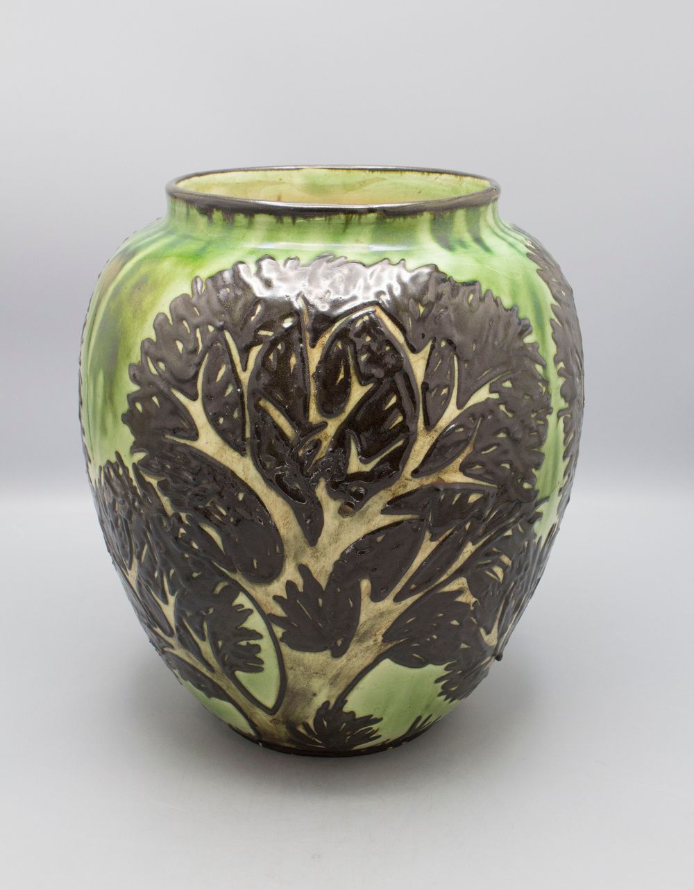 Jugendstil Majolika Vase 'Bäume' / An Art Nouveau majolica vase 'Trees', Max Lae&hellip;