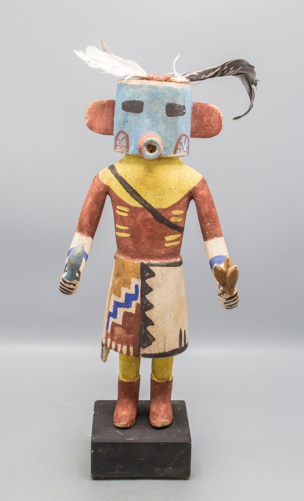 Kachina-Puppe / A Kachina doll, Hopi, Nordamerika, Mitte 20. Jh. Material: wood,&hellip;