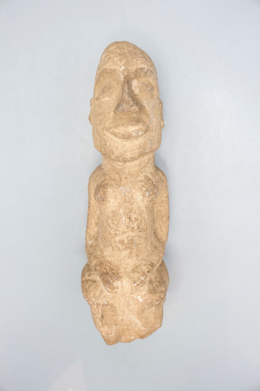 Ahnenfigur/ An ancestor figure, Dogon, Mali Matériau : figure féminine sur un ta&hellip;