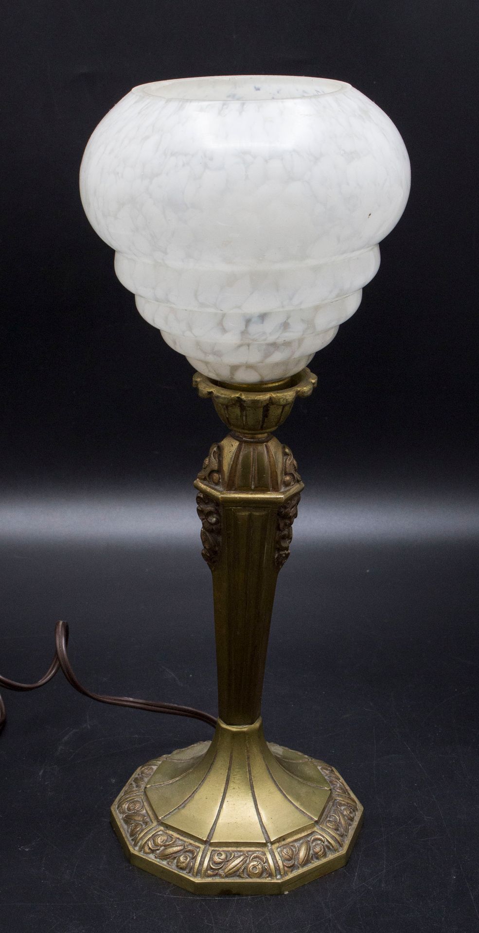 Art Déco Tischlampe / an Art Deco table lamp, Frankreich, um 1930 Matériau : pie&hellip;