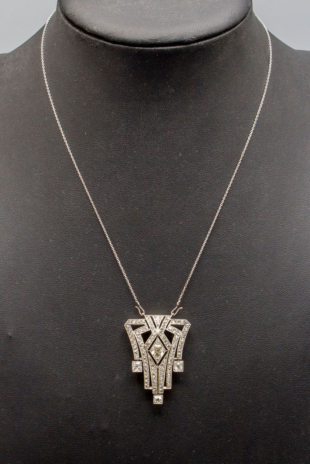 Art Déco Anhänger und/oder Brosche / A 18 ct platinum gold pendant and/or brooch&hellip;