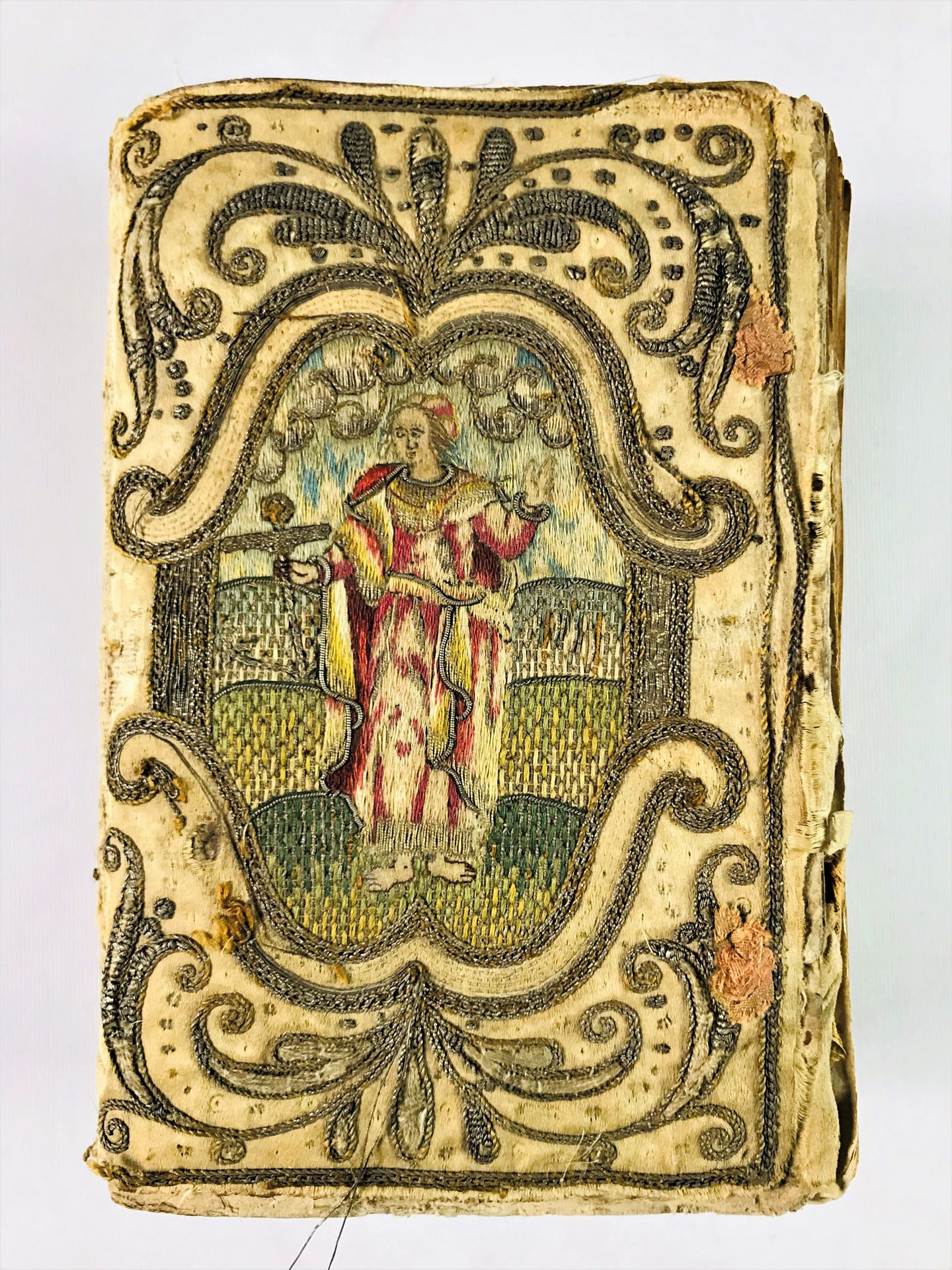 Embroidered Binding. English Bible. 1628. English Bible. London, By Bonham Norto&hellip;