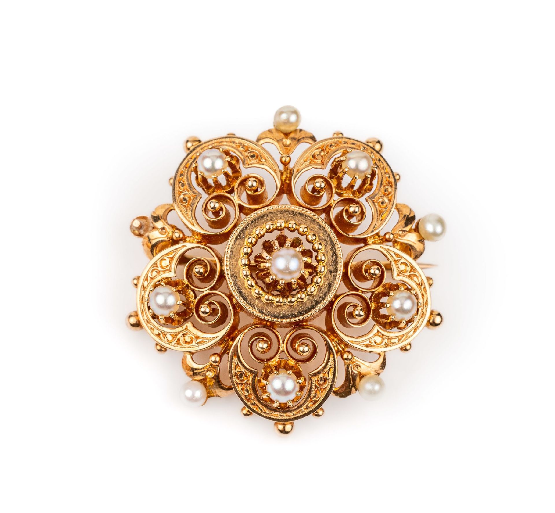 Null 14K金珍珠胸针，RoseG 585/000，约1880年，花形带雕刻，做工精细，半颗珍珠，约2.8 x 3厘米，约6.3克