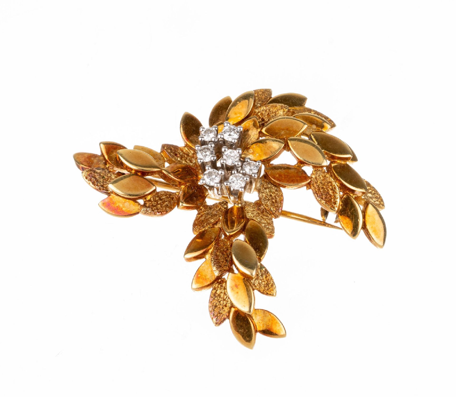 Null 18 kt gold brilliant-brooch , YG/WG 750/000,abstract design with leaves, 7 &hellip;