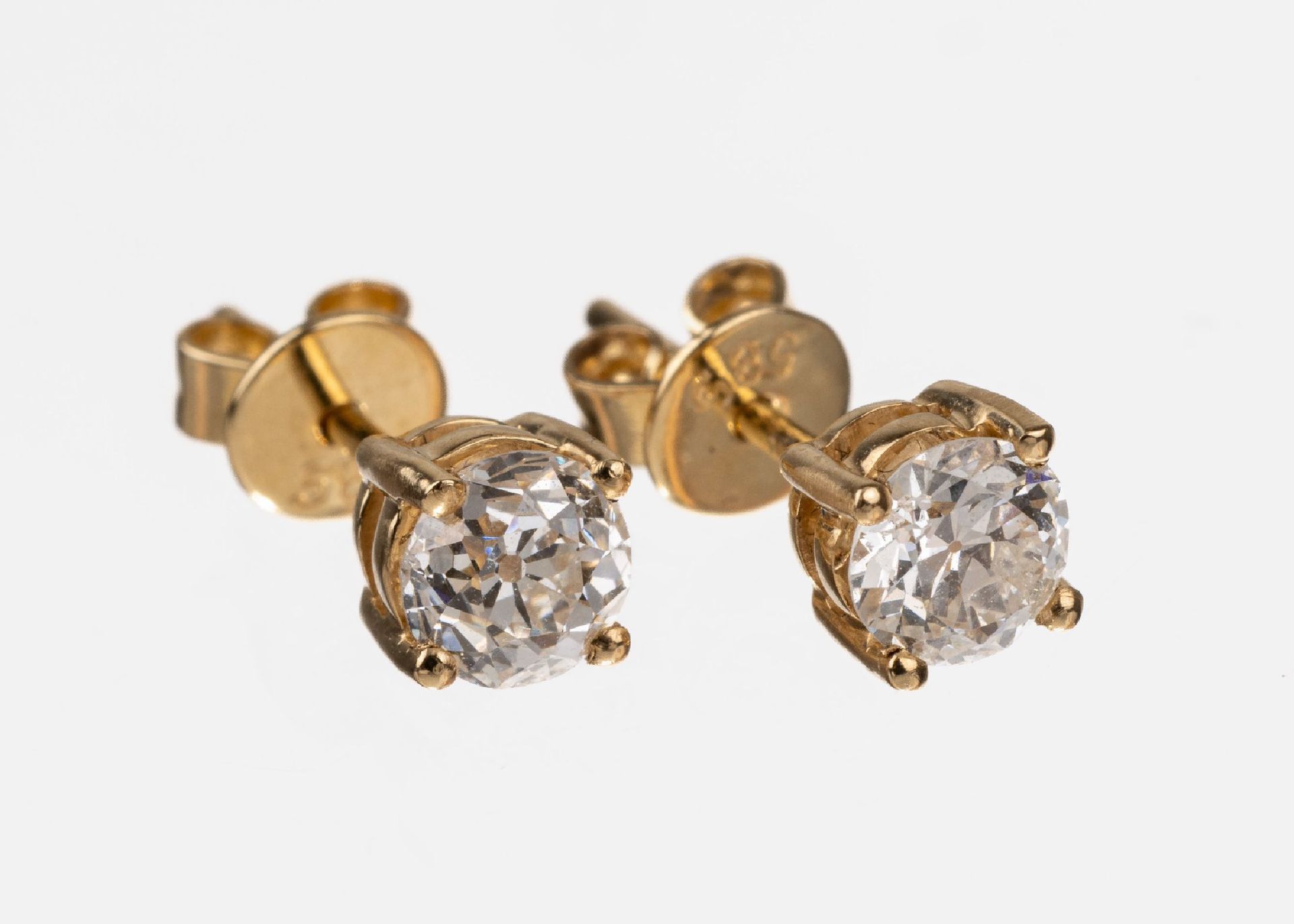 Null Paire de clous d'oreilles diamants en or 14 cts, GG 585/000, 2 diamants tai&hellip;