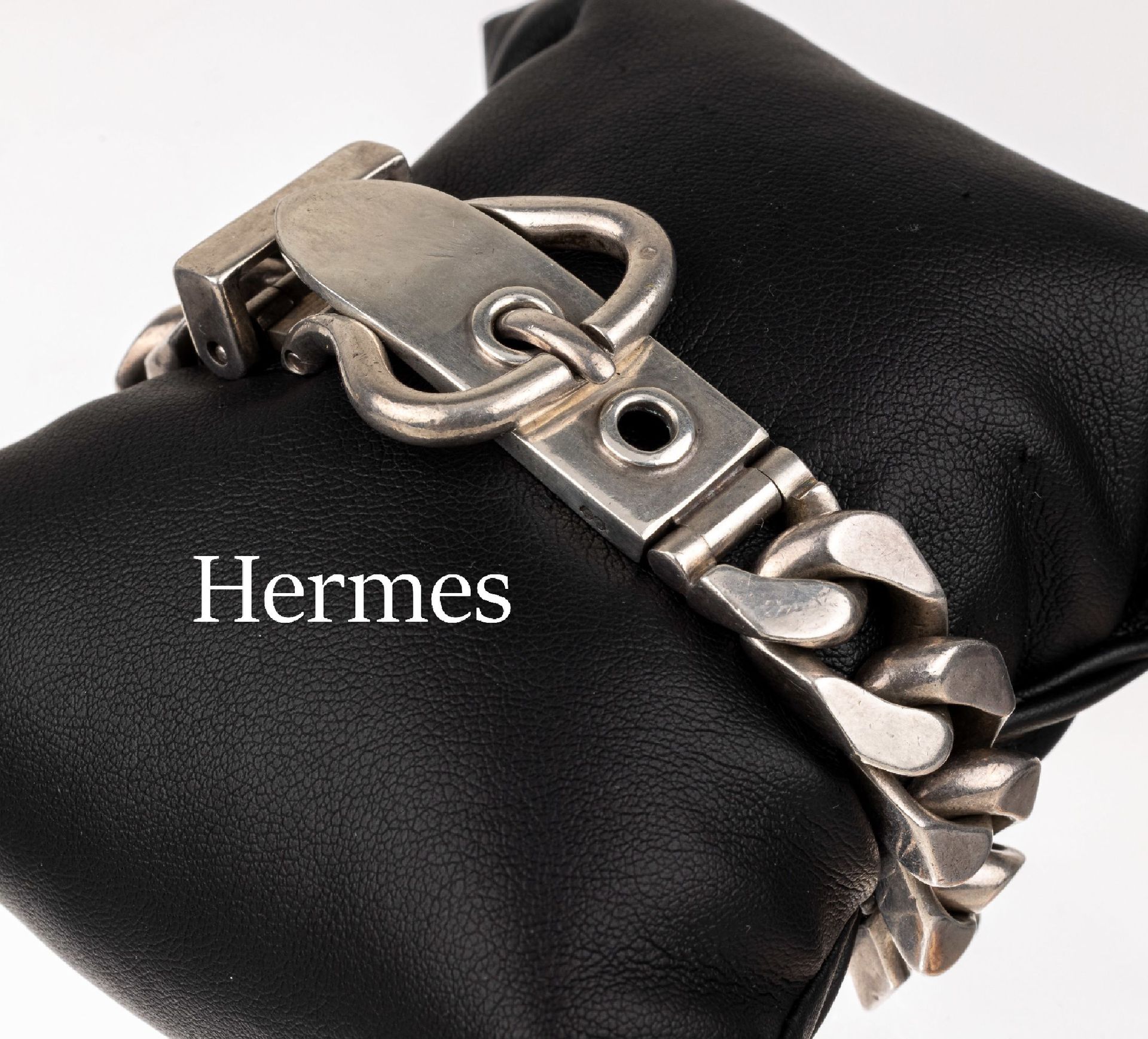 Null HERMES 扁平盔甲手链，925 银，腰带形搭扣，重型工艺，长约 21-22 厘米，重约 101 克