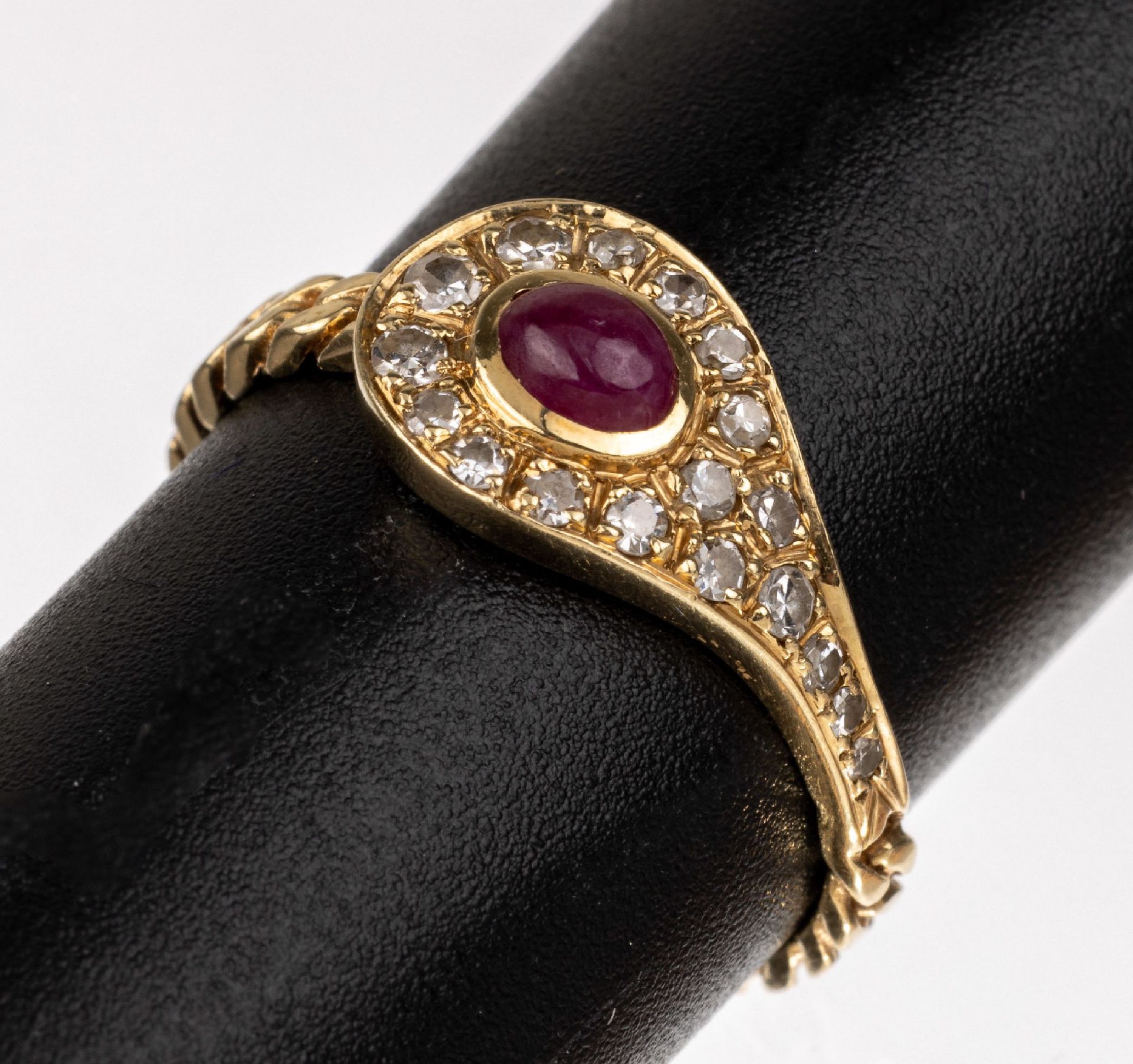 Null 14 kt gold ruby-diamond-ring , YG 585/000, small ruby-cabochon, 18 8/8-diam&hellip;