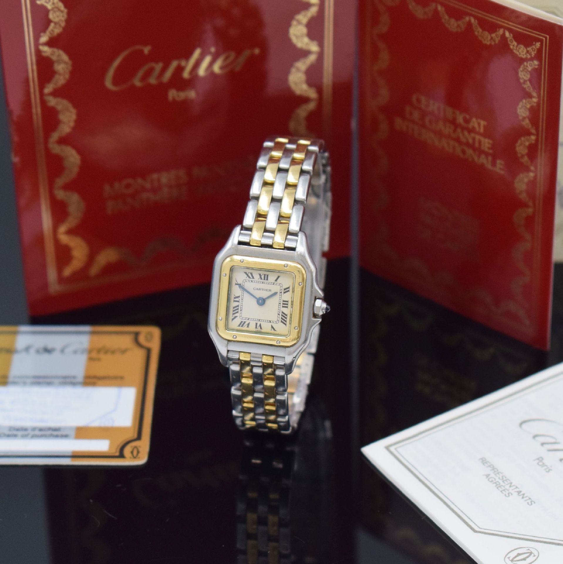 Null CARTIER Panthere Montre-bracelet dame référence 1057917C, Suisse, vendu sel&hellip;