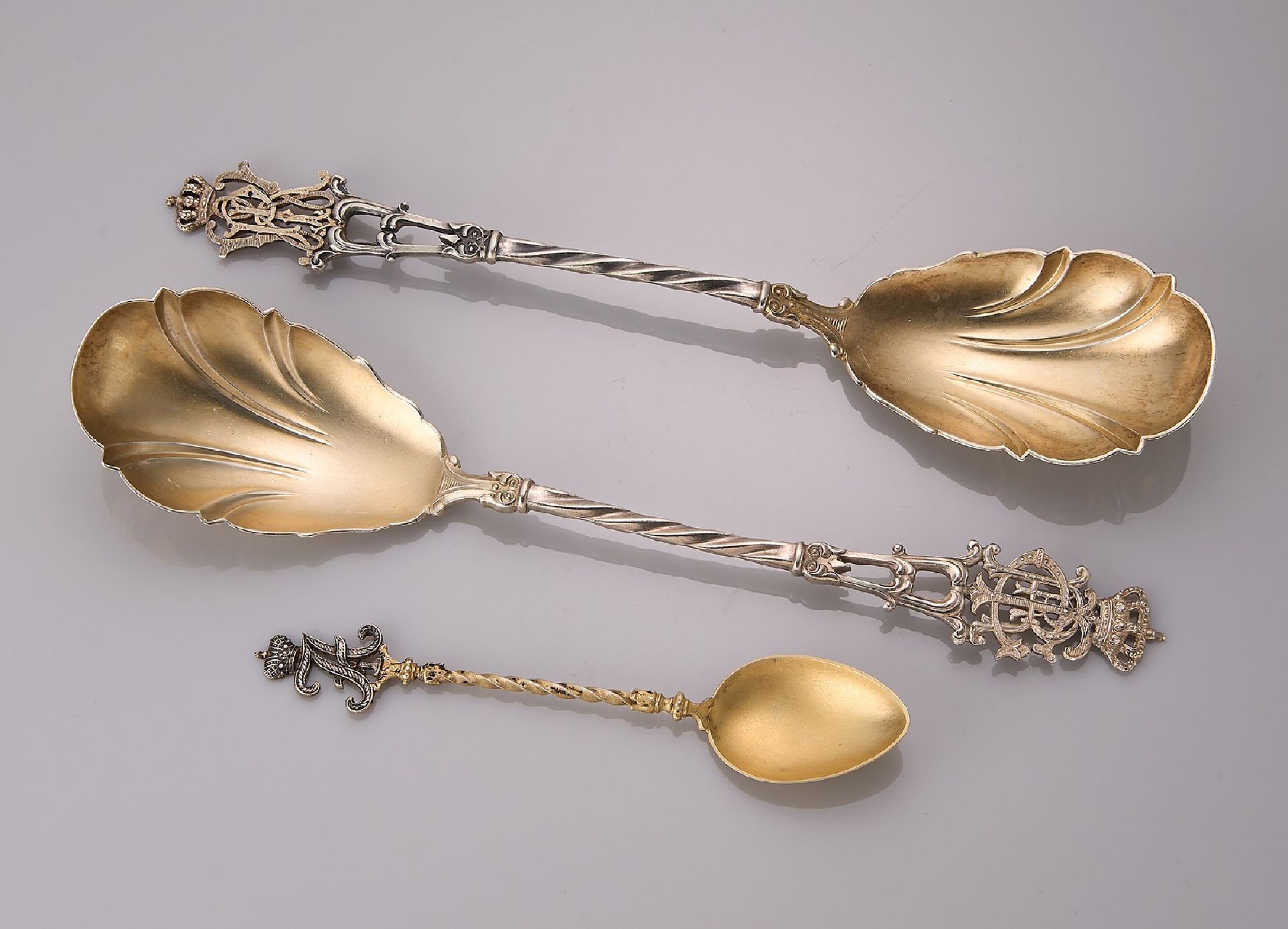 Null Una collezione di 3 cucchiai, argento 800, Germania, 1890-1910, 2 grandi cu&hellip;