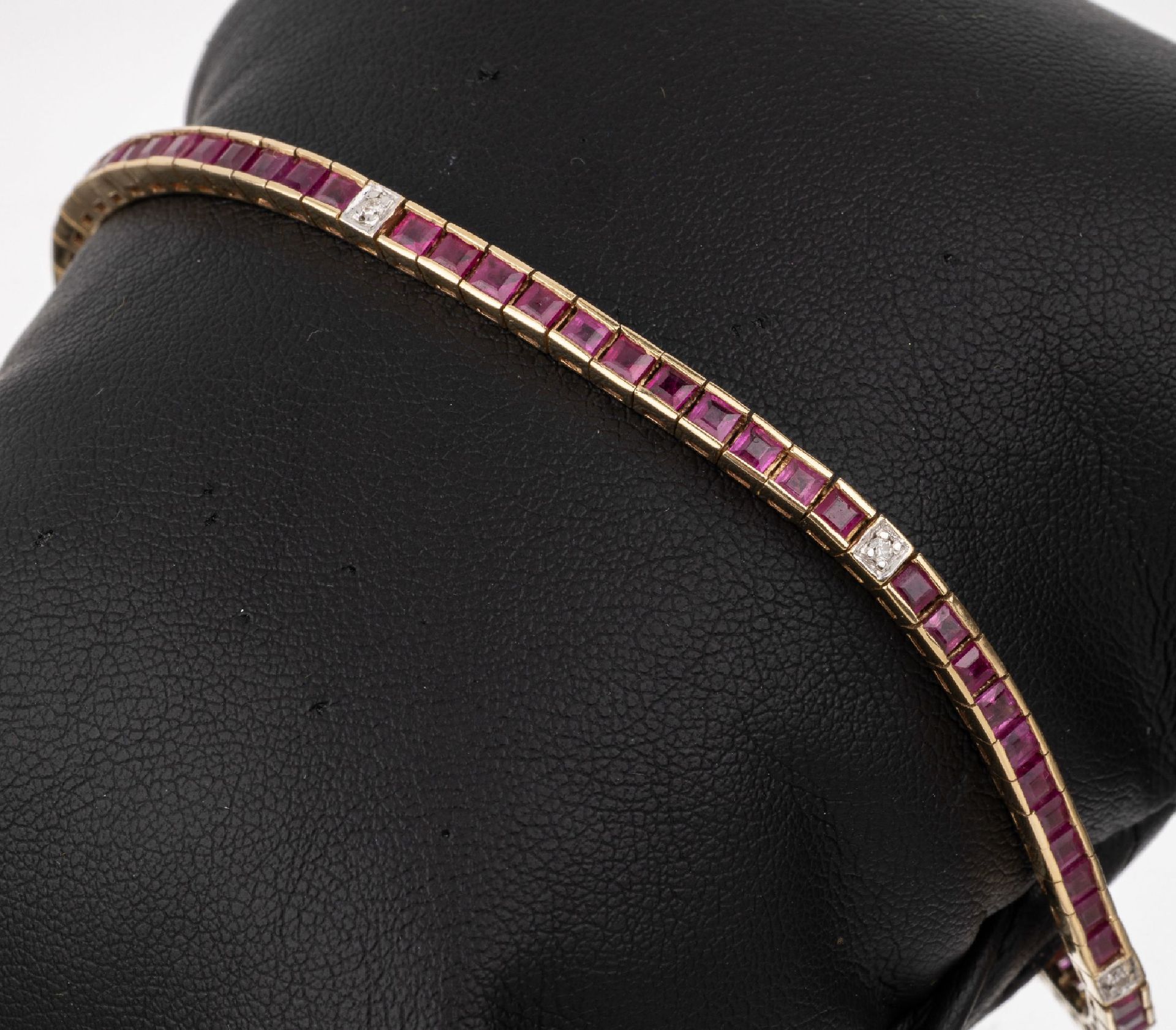 Null Bracelet rubis et brillants en or 14 cts, GG 585/000, carrés de rubis d'env&hellip;