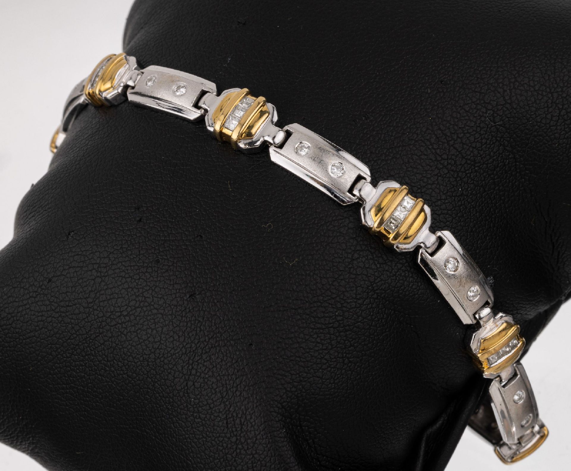 Null Bracelet en diamants en or 18 ct, GG/WG 750/000, 16 brillants et 24 carrés &hellip;