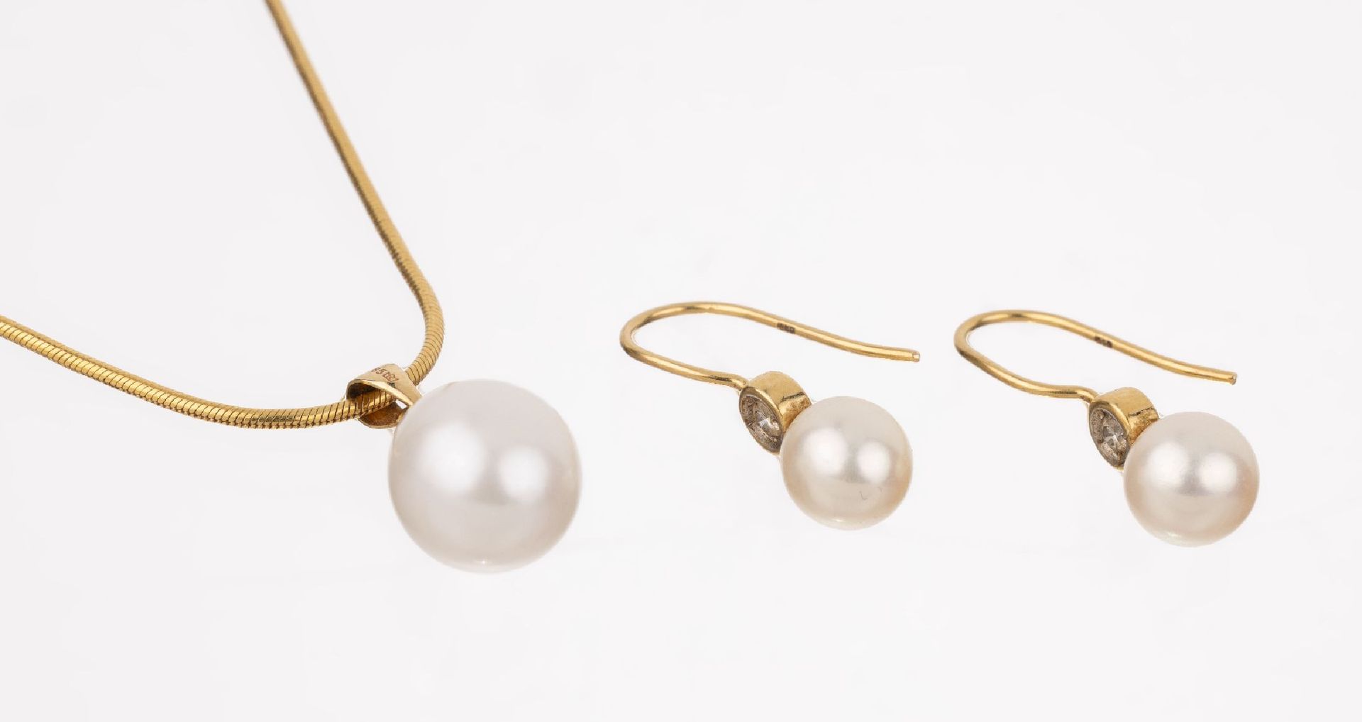 Null Parure de perles en or 14 ct, GG 585/000, composée de : 1 pendentif, perle &hellip;