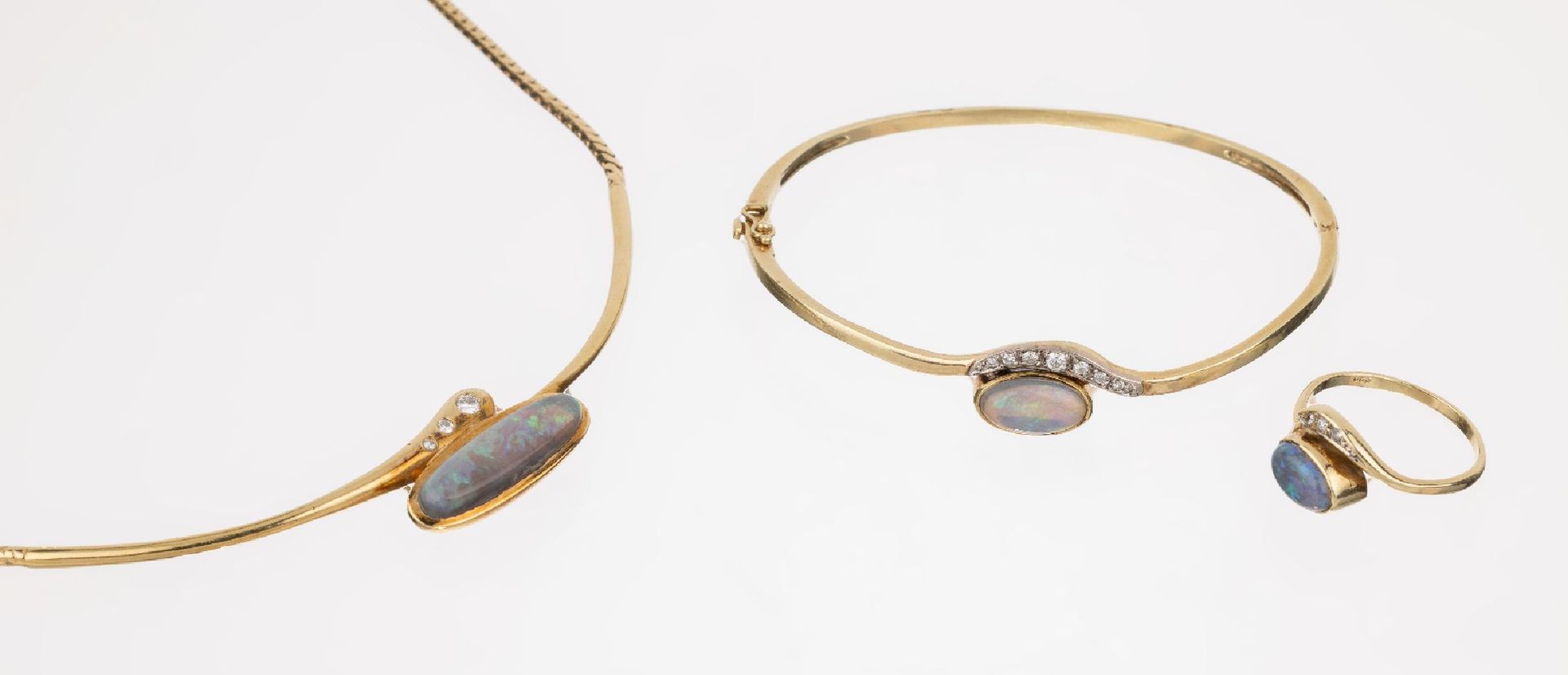 Null Parure en or 14 cts opale et brillants, GG 585/000, composée de : 1 collier&hellip;