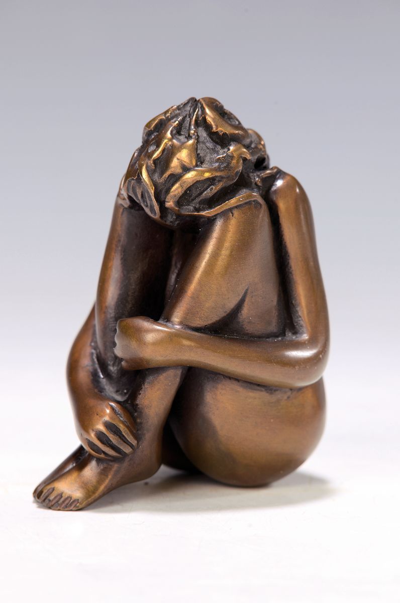 Null Bruno Bruni, sculpture en bronze, 'Mignon', numéro 4181/5000, nu accroupi, &hellip;