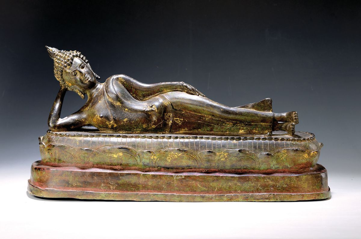 Null Bouddha couché, Birmanie/Thaïlande, 19e s., bronze, fonte fine, restes de d&hellip;