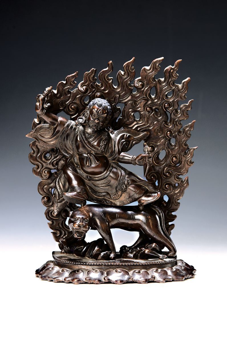 Null Sculpture en bronze d'un des huit Dharmapalas, Tibet/Népal, 20e siècle, bro&hellip;