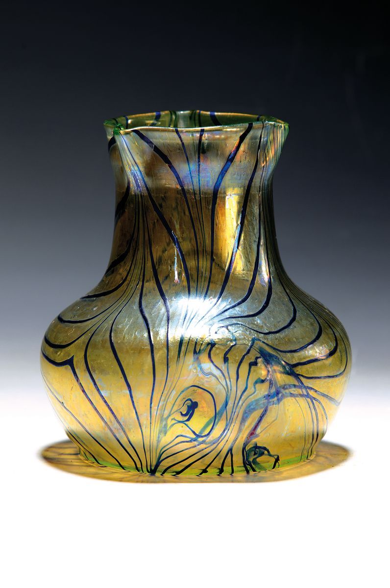 Null Vase, Lötz Witwe Klostermühle, vers 1900, verre jaunâtre soufflé dans le mo&hellip;
